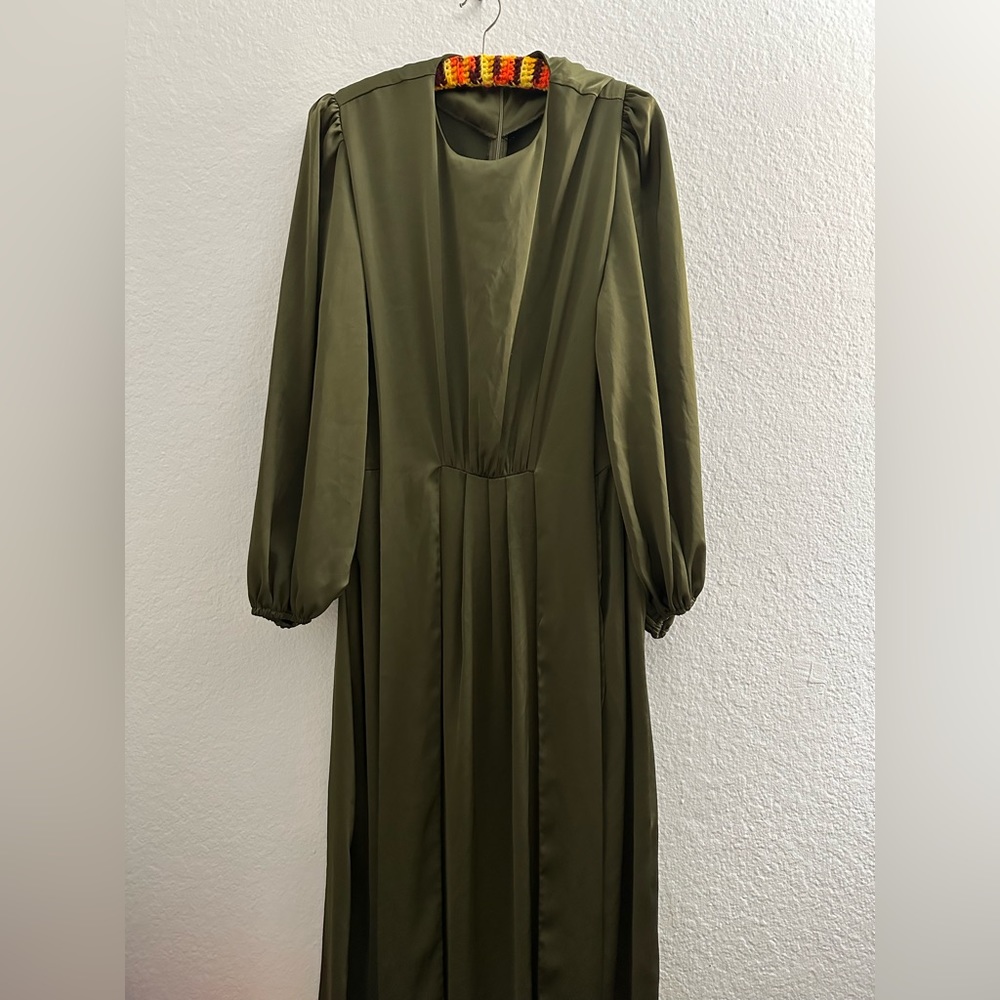 Dress - Picture 5 of 9